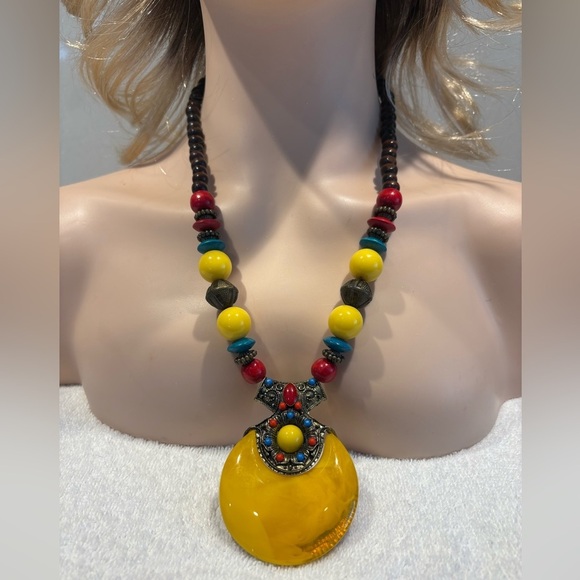 Boho Chic Statement Necklace with Vibrant Pendant - Picture 4 of 6